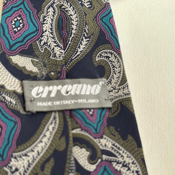erreuno Paisley Patterned Tie - Black and Blue - Picture 4 of 7